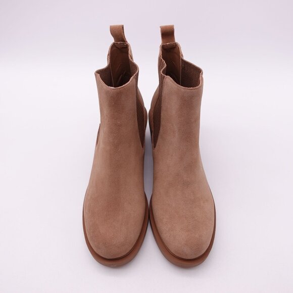 NEW Andre Assous Women's Gemma Chelsea Leather Ankle Booties Tan Size 9 - Picture 3 of 9